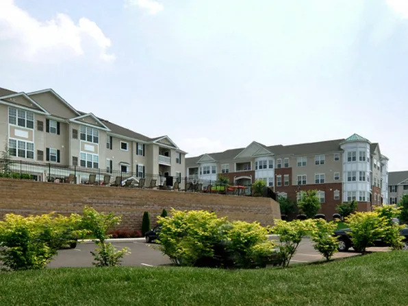 The Pointe at River Glen