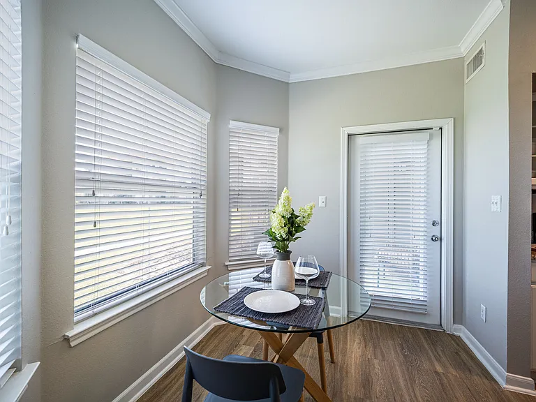 Baypoint Apartments — Photo 87