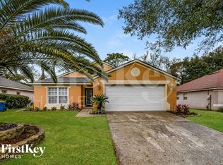749 Carriage Hill Dr, Jacksonville, FL 32218