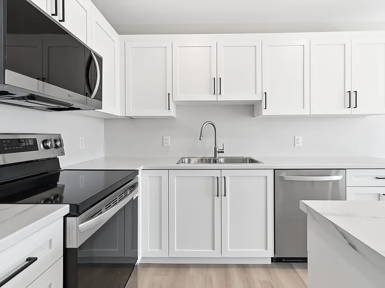286 Maccoun St #284 — Photo 6