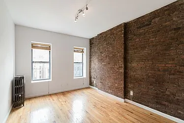 Rented by Bryan L Rozencwaig, LREB