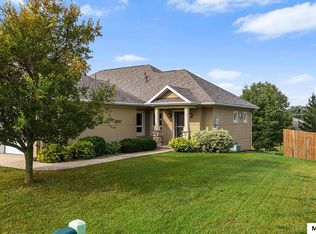 516 Lexington Dr, Clear Lake, IA 50428