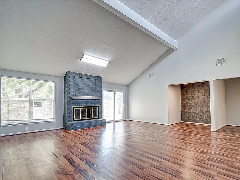 2723 Colony Dr — Photo 27