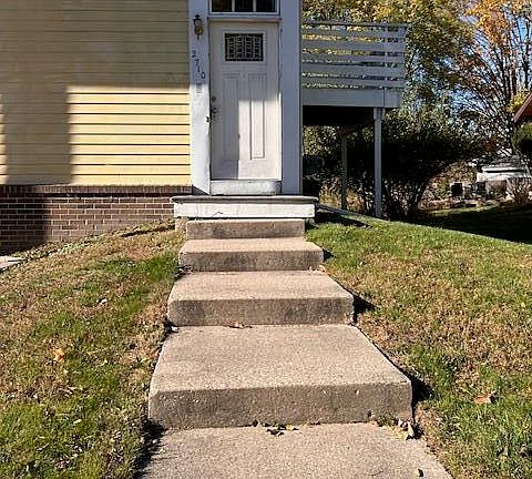 2nd image of 2710-2712 Geert Ct