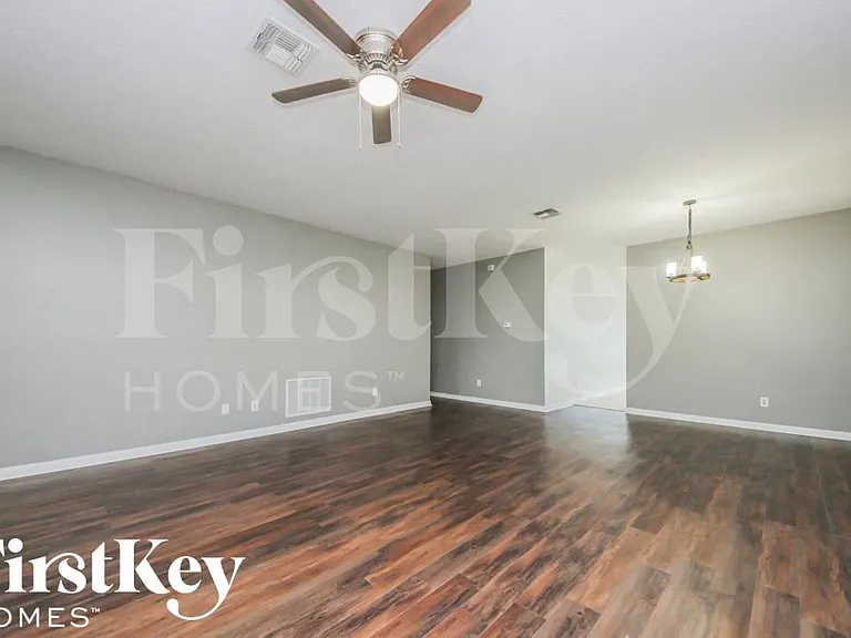 4302 Hidden Meadow Dr — Photo 2