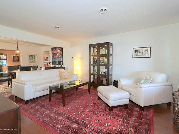 4th image of 6 Derby Ln