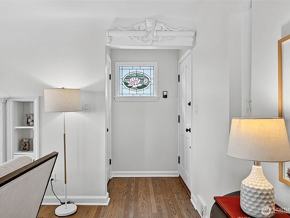 5th image of 5311 Beach Drive SW