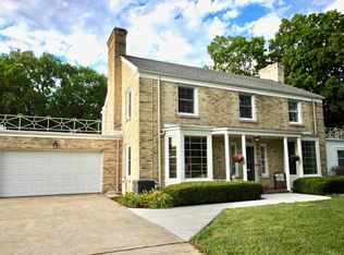 1865 Sherwood Dr, Beloit, WI 53511
