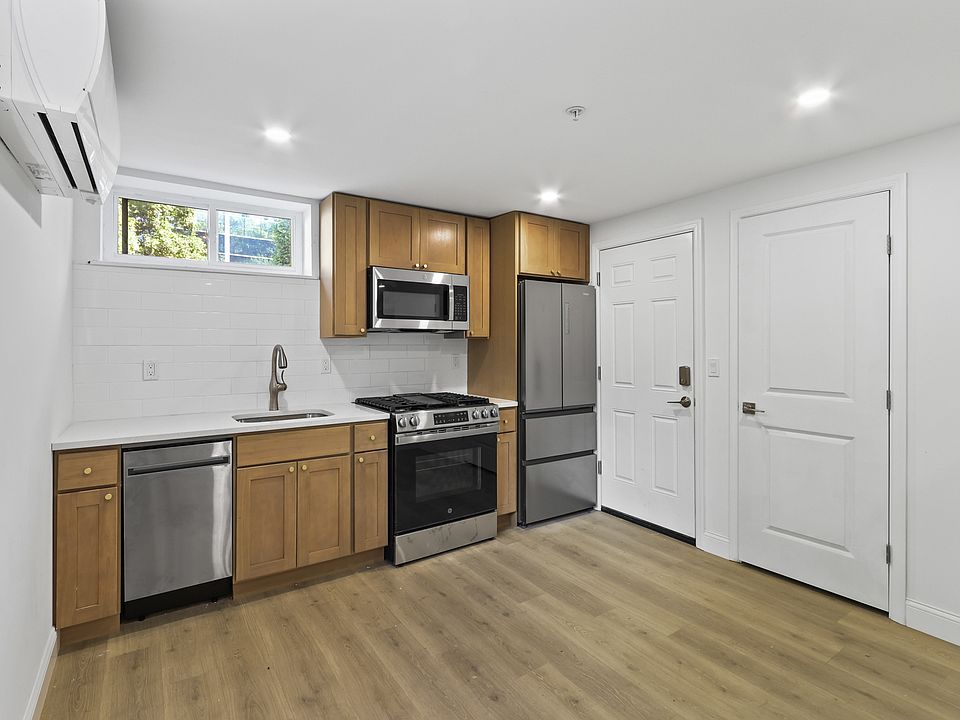 1st image of 261 Bradley St #Sb