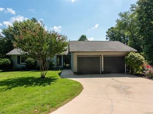 11 Fairway Dr, Arden, NC 28704