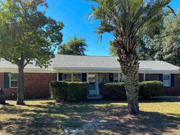 118 Shirley Dr, Gulf Breeze, FL 32561