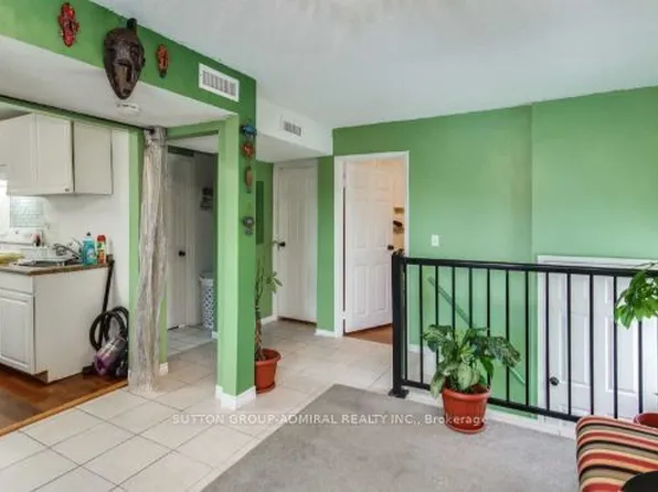 2538 Weston Rd, Toronto, ON M9N 2A6