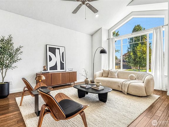 4th image of 10 Wolf Fork Place