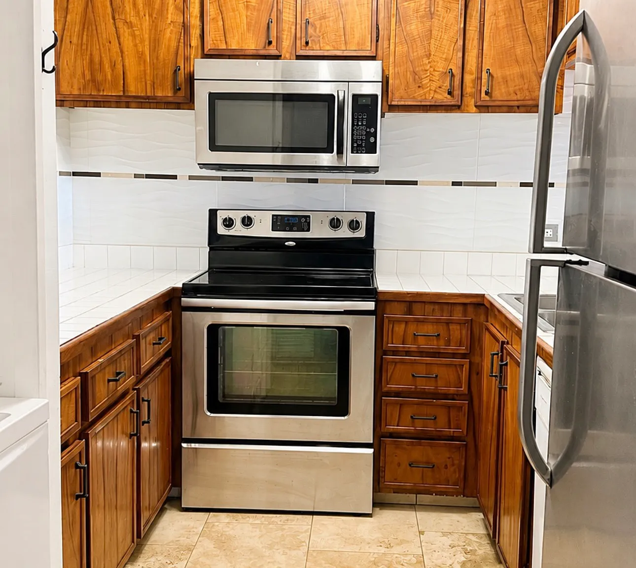 2 bed, 901 sqft, $2,640 — Photo 2