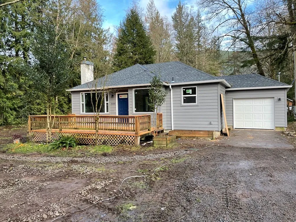 2 bed, 833 sqft, $2,300 — Photo 1