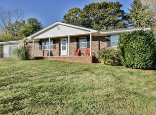 609 E Meadecrest Dr, Knoxville, TN 37923