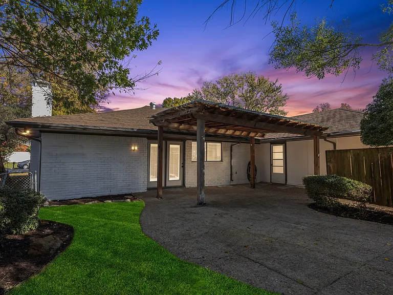 5909 Mark Ln — Photo 23