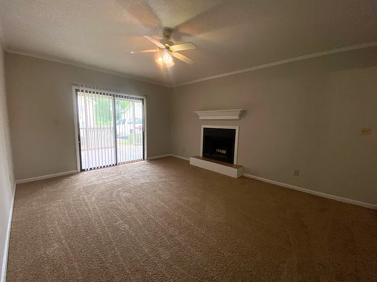 2505 W Broad St #611 — Photo 4