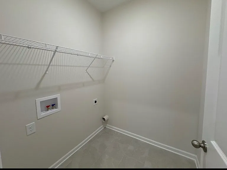 826 Tiger Dr — Photo 12
