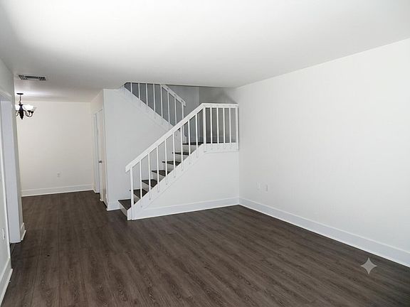4th image of 1700 Embassy Dr APT 708