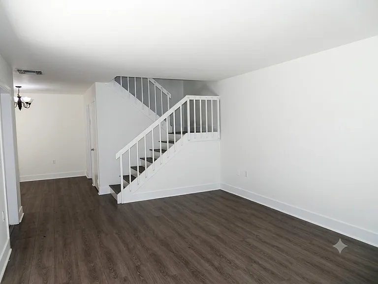 1700 Embassy Dr #708 — Photo 4