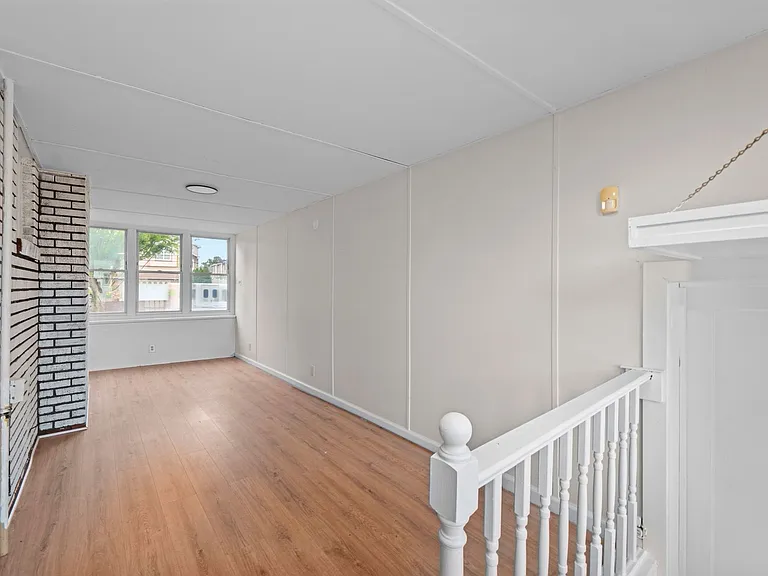 2215 N Wood Ave — Photo 3