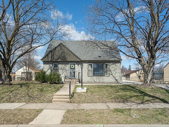3rd image of 1749 5th St E