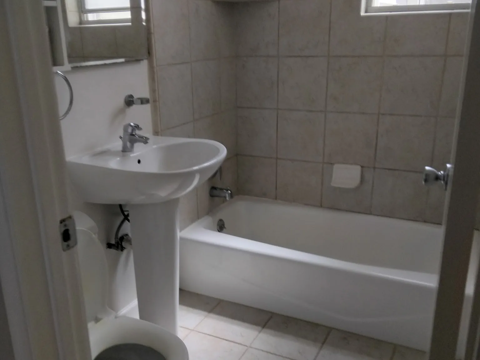 1 bed, 750 sqft, $4,950 — Photo 4