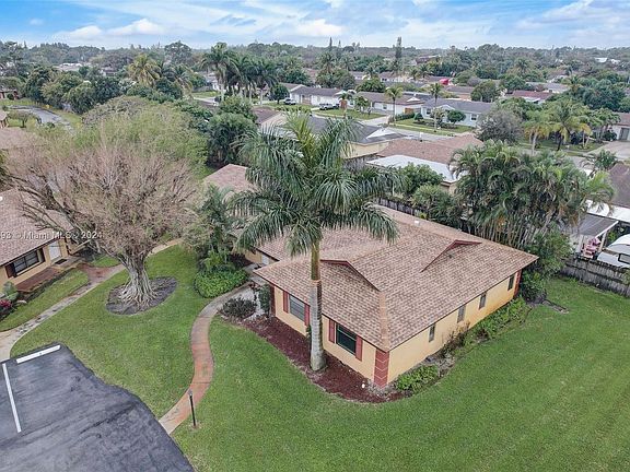2nd image of 4259 Royal Banyan Way #1C