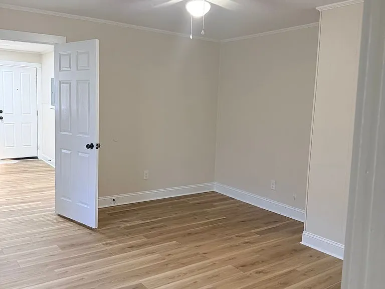 534 Manchester St SE — Photo 4