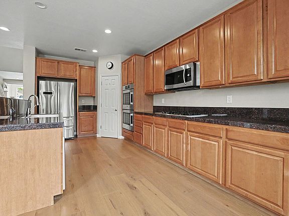 3rd image of 4865 Peninsula Point Dr