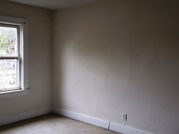 5th image of 920 Grant Ave