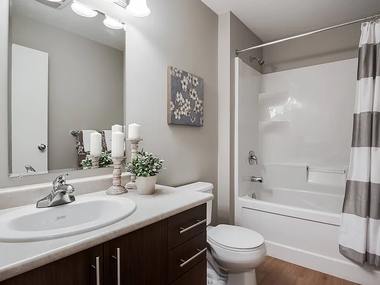 130 Albany Dr NW — Photo 6