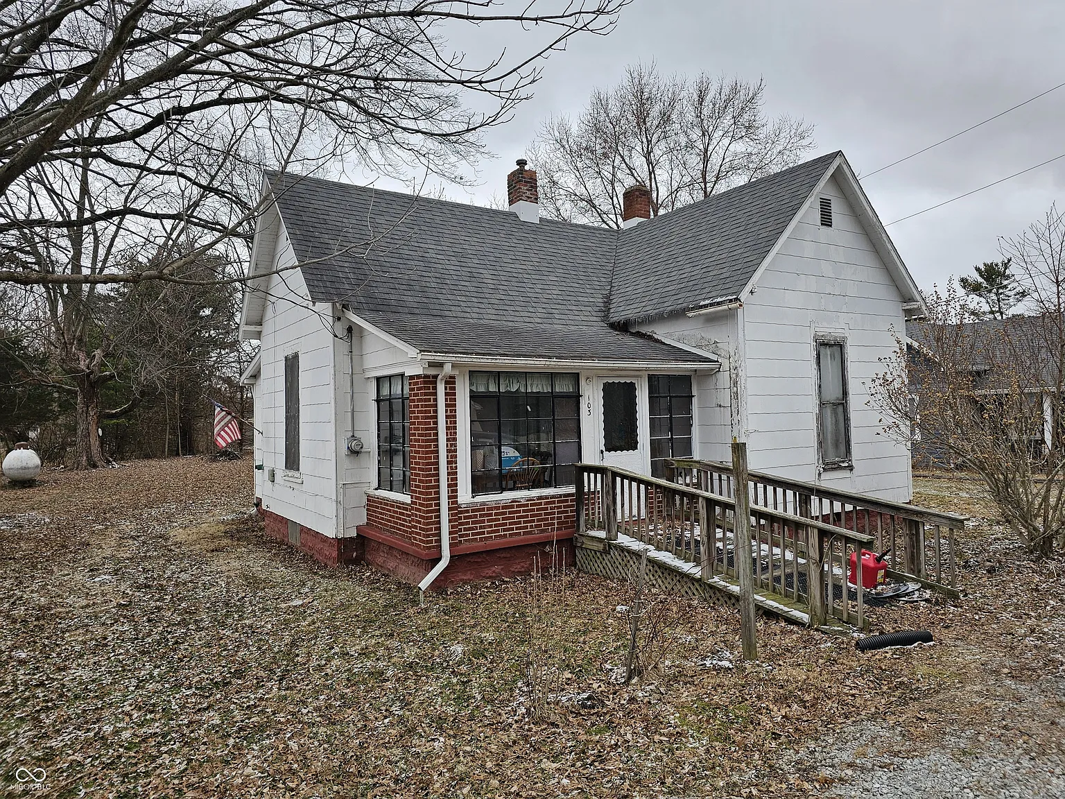 103 N Franklin St photo 1
