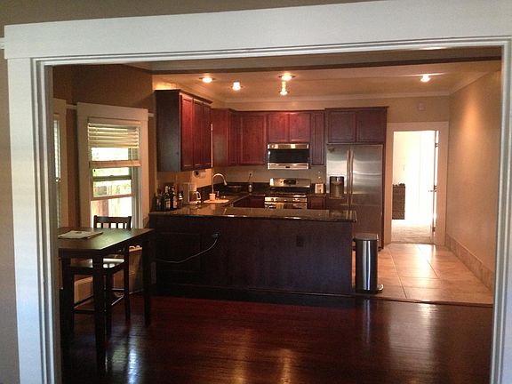 Dining room, peninsula, kitchen