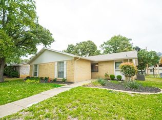 1126 Winterwood Dr, Lewisville, TX 75067