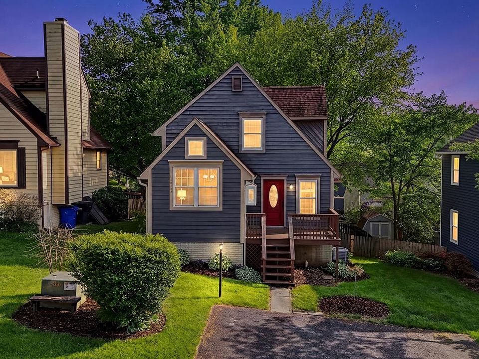 1st image of 10743 Lake Edge Ct