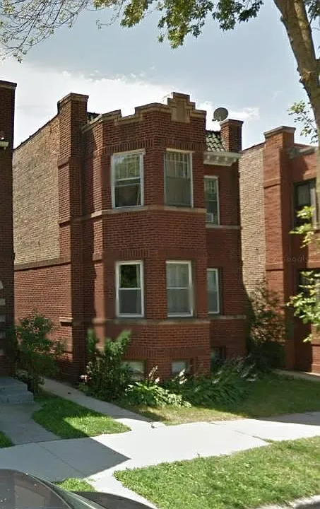 2239 W Winnemac Ave #2