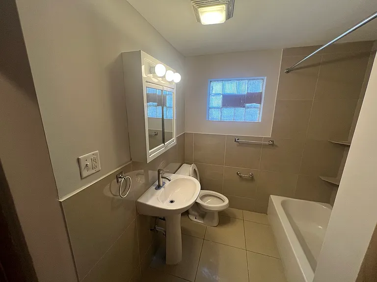 2435 S Central Ave #7 — Photo 10