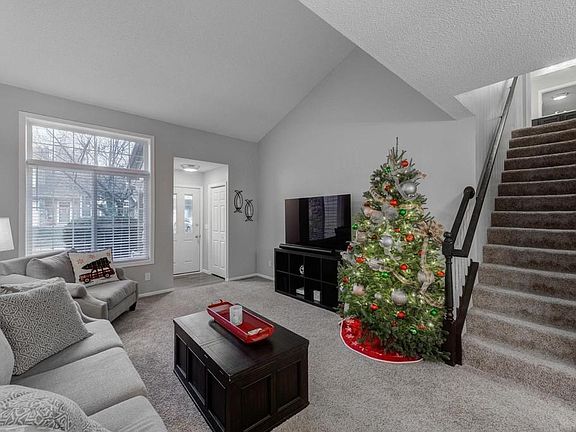 2nd image of 2162 Baneberry Way W