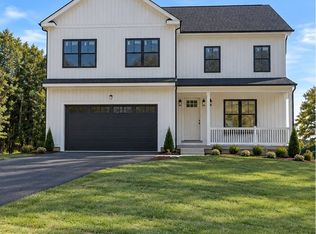 4 Hayat Cir, Shrewsbury, MA 01545