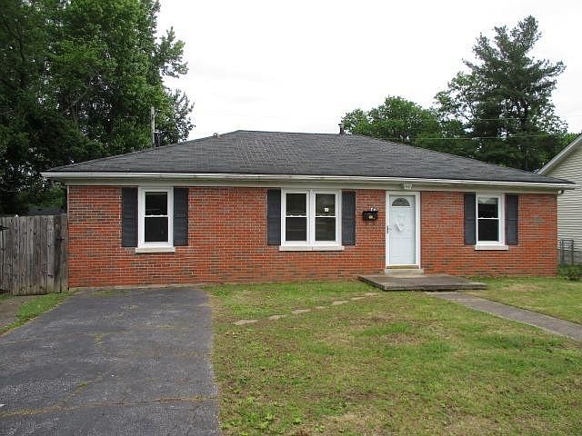 1st image of 110 E Circle Dr