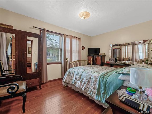 5th image of 14702 33rd Avenue