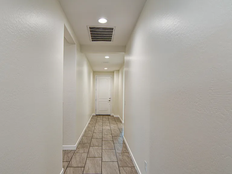 9338 W Heatherbrae Dr — Photo 10
