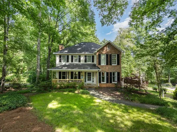 5213 Bridge Pointe Dr, Clemmons, NC 27012