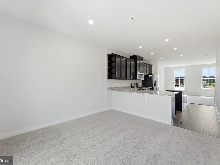 16130 Hyde Park Pl — Photo 9