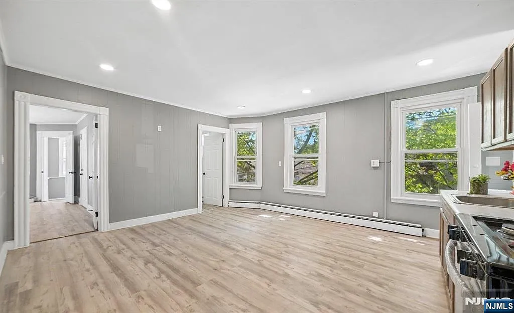 2 bed, 1.0 bath, $2,300 — Photo 3