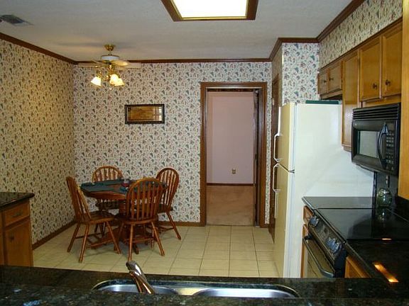 3rd image of 9286 Crossmeadow Dr