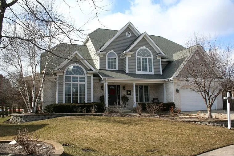 1116 Thackery Ln photo 1
