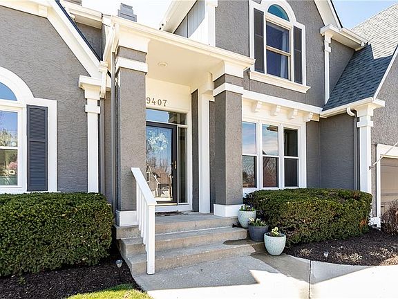3rd image of 9407 W 148th Pl